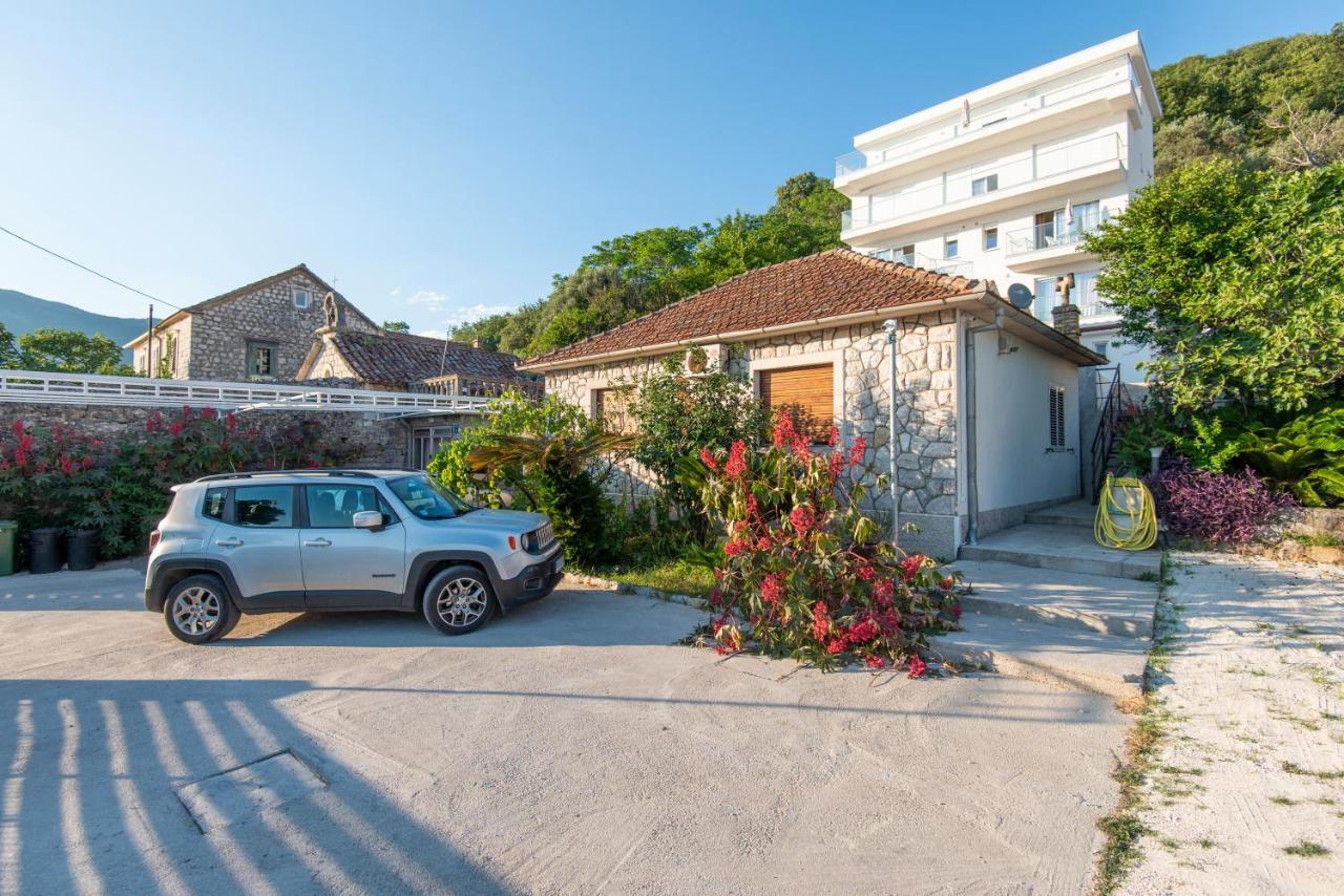 Villa Providenca Apartments Tivat Zewnętrze zdjęcie
