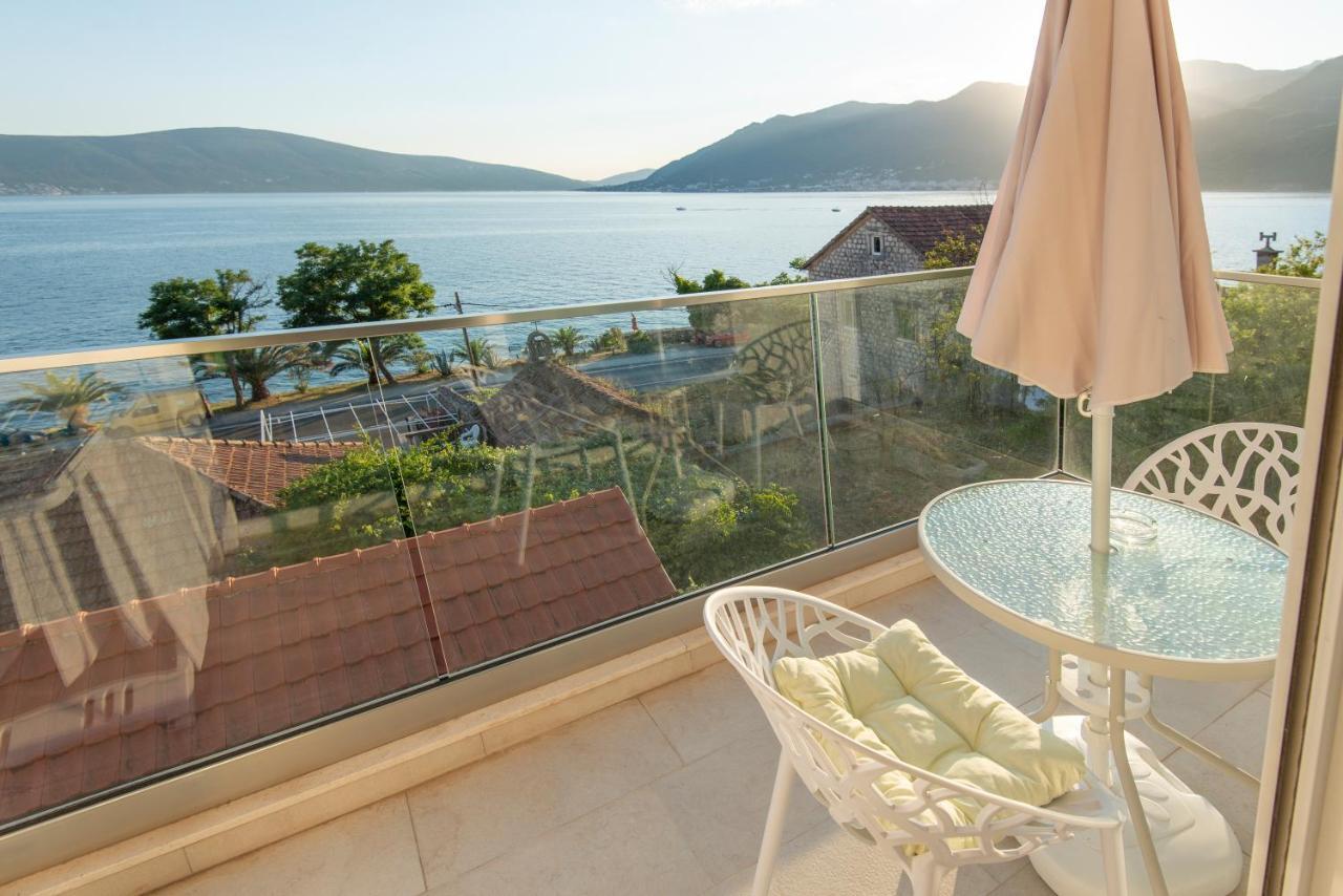 Villa Providenca Apartments Tivat Zewnętrze zdjęcie