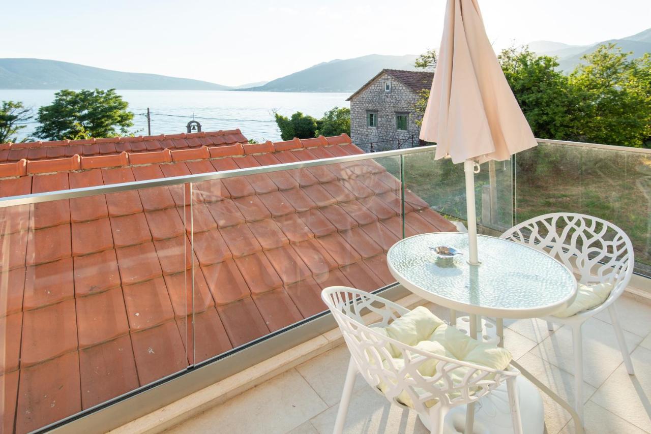 Villa Providenca Apartments Tivat Zewnętrze zdjęcie