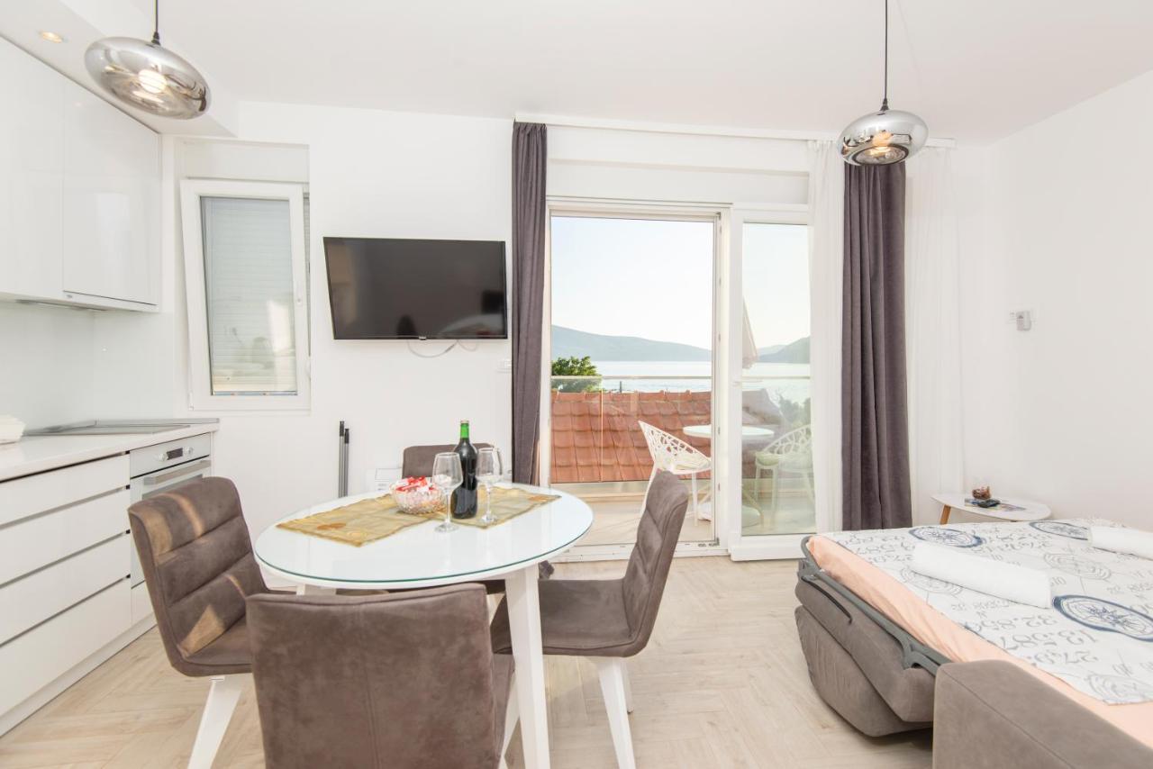 Villa Providenca Apartments Tivat Zewnętrze zdjęcie