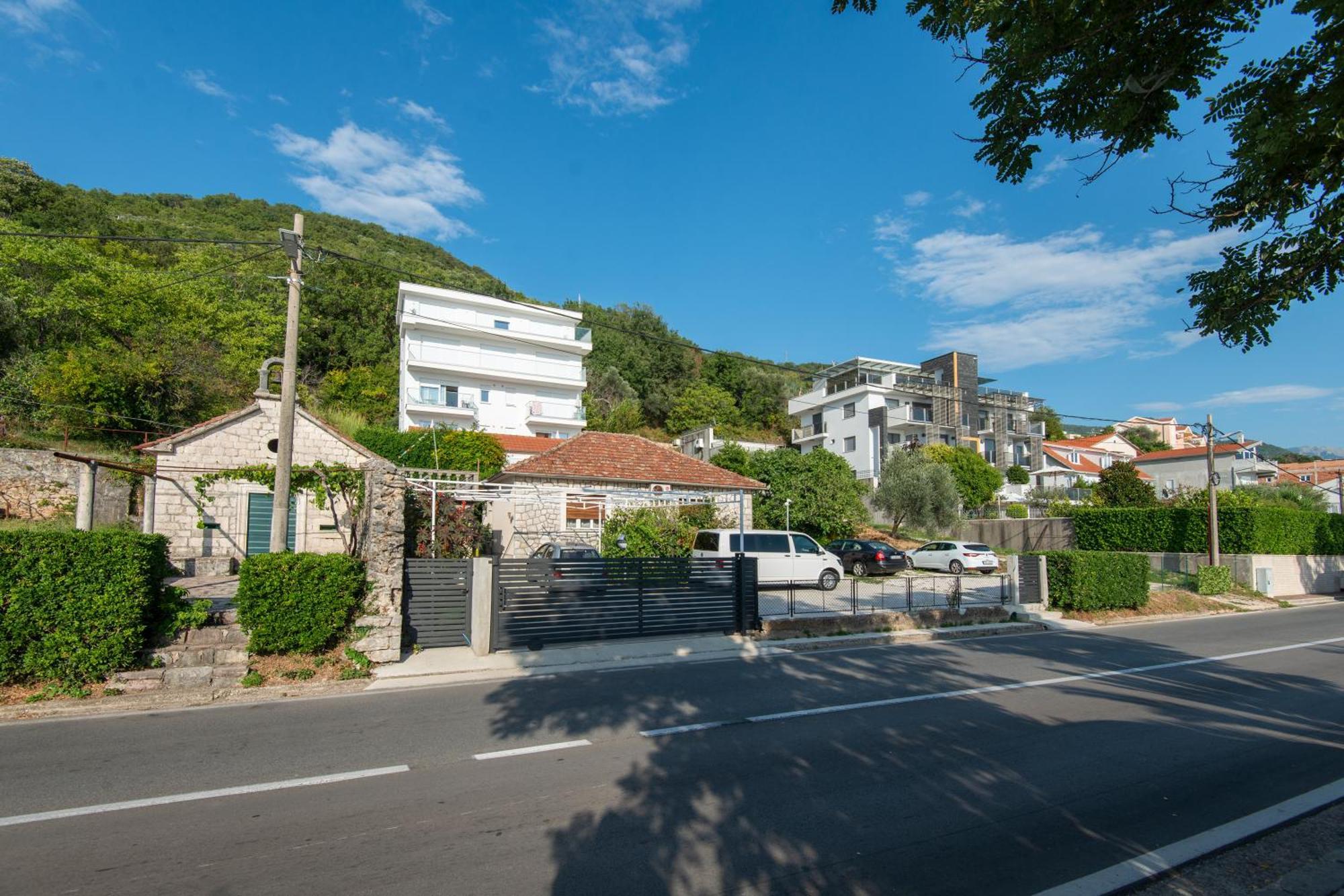 Villa Providenca Apartments Tivat Zewnętrze zdjęcie